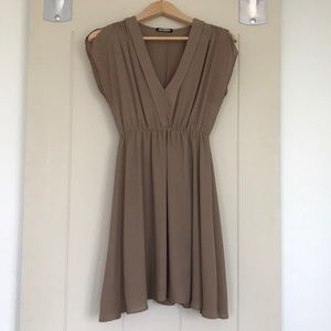 Kieu’s Mocha Midi Dress